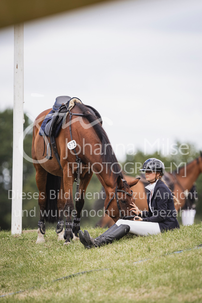 250711_BHO_A2-Spr-2-242 | Deine schönsten Turniermomente als professionelle Fotos! Entdecke hochwertige Pferdesport-Fotografie im Online-Shop. Jetzt Fotos finden & bestellen!