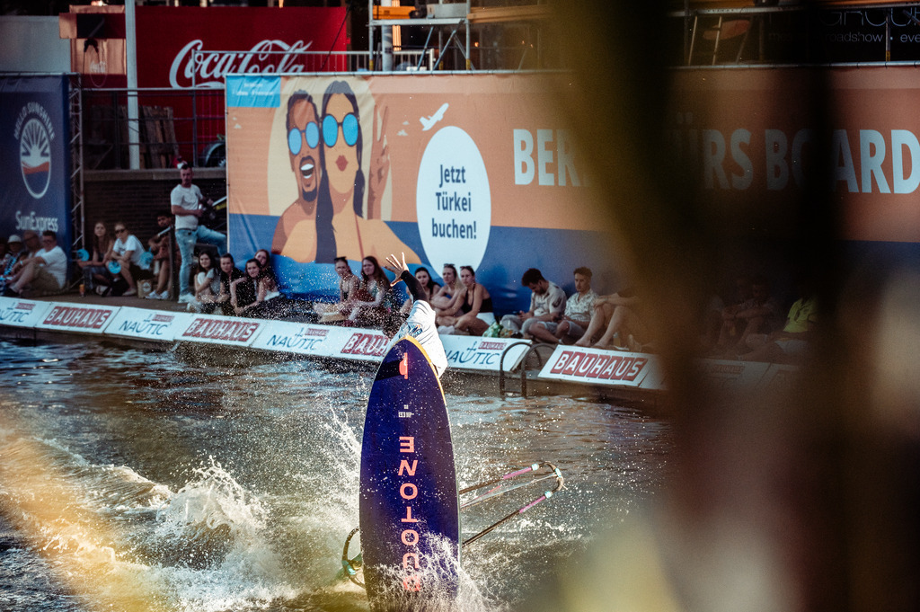 Kieler WOCHE Tow In Windsurf - @art_tokarev dpmedia (55 von 63) | dp-photography - Realisiert mit Pictrs.com