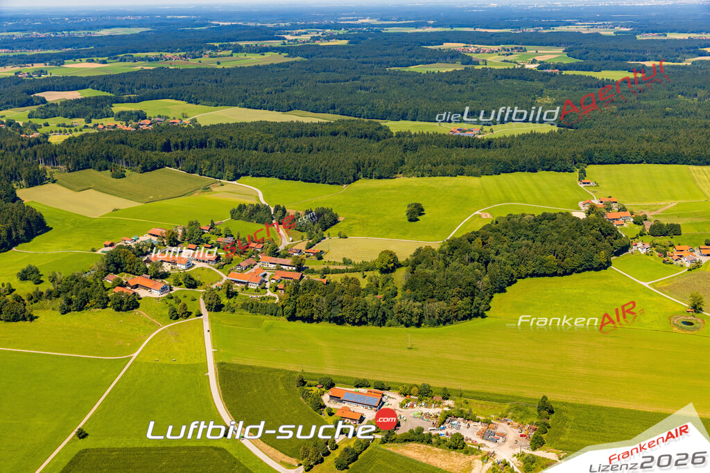 Schöne Luftaufnahme als Geschenk in Berg Dietramszell - Die Luftbildaufnahme wurde 2025 vom UL-Flugzeug heraus erstellt ( keine Drohne ) - Hochauflösende Luftaufnahme -Nicht vergleichbar mit Google Maps oder Satelittenbilder- Die Geschenkidee !Mit Lizenz und Bildrechte bestellbar
