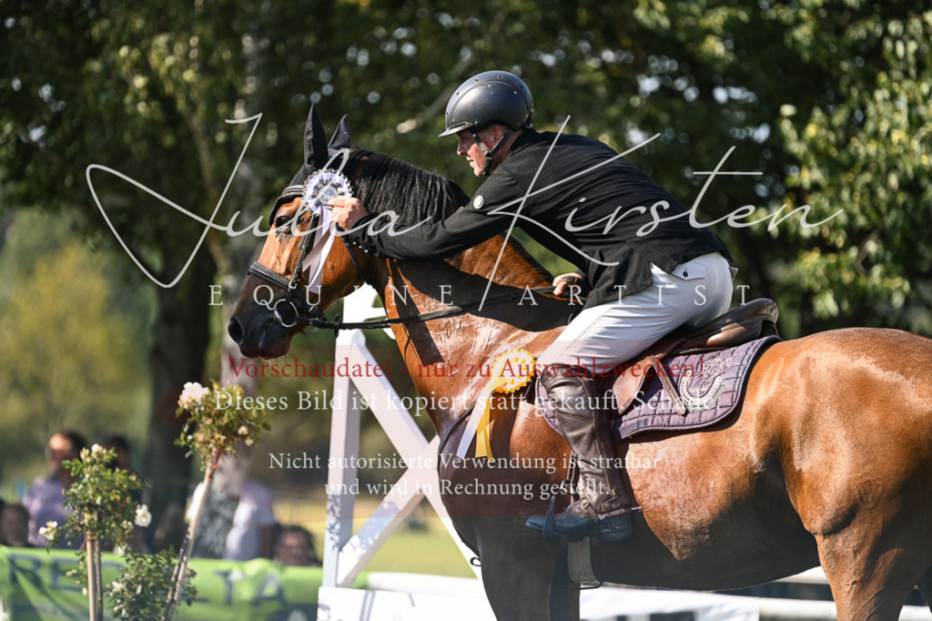 DSC_1523 | Pferde- und Turnierfotografie in Westsachsen. Pferdeportraits, Auftragszeichnungen und intuitive Kunst.