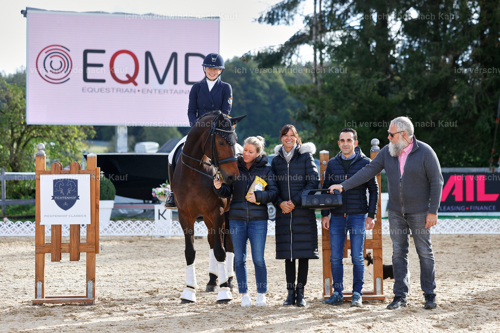 09_1-Siegerehrung-DRESSUR  S_  -StoibPH-5618 | working equitationturnier fotograf videograf stoibphotography marixx film working equitation deutschland reitsport turnierfotografie eventfotografie equestrian events