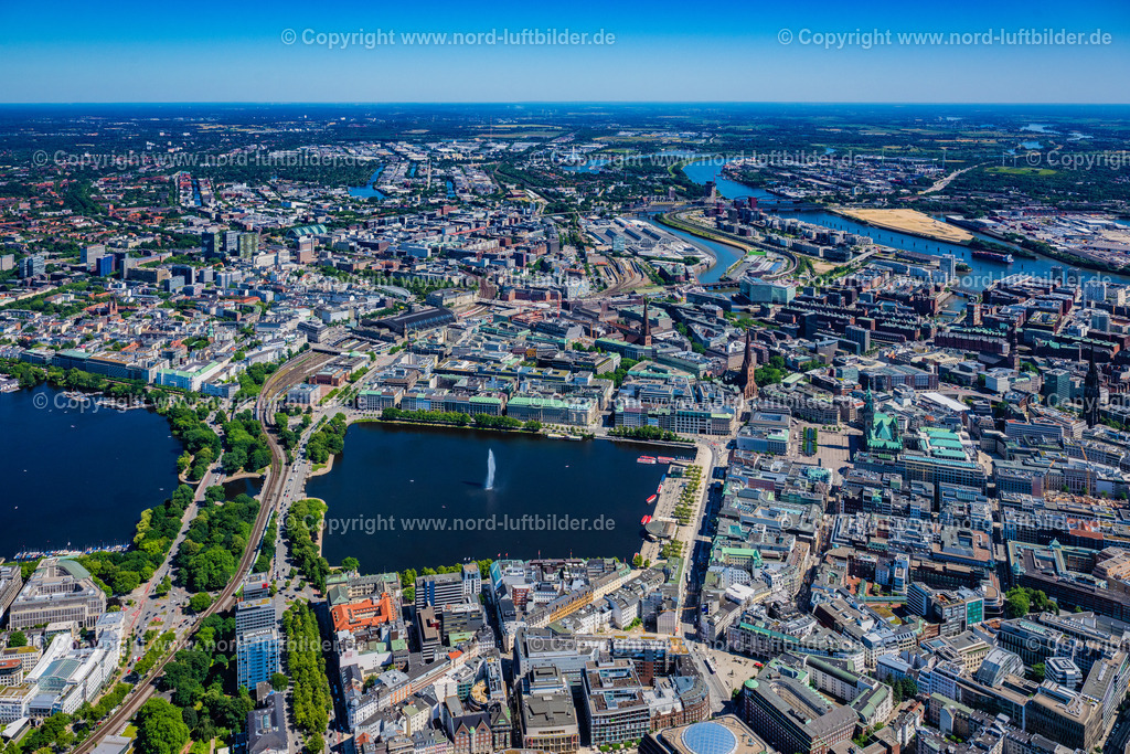 Hamburg_Alster_Innenstadt_Jungfernstieg_ELS_7563010725 | HAMBURG 24.05.2025 Binnenalster mit Jungfernstieg und dem Innenstadtbereich in Hamburg, Deutschland. // Binnenalster with Jungfernstieg and the Innenstadt area in Hamburg, Germany. Foto: Martin Elsen