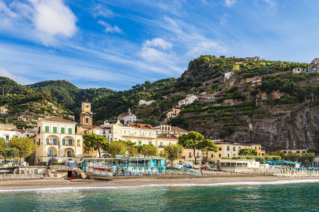 Blick auf Minori an der Amalfiküste in Italien | Blick auf Minori an der Amalfiküste in Italien.