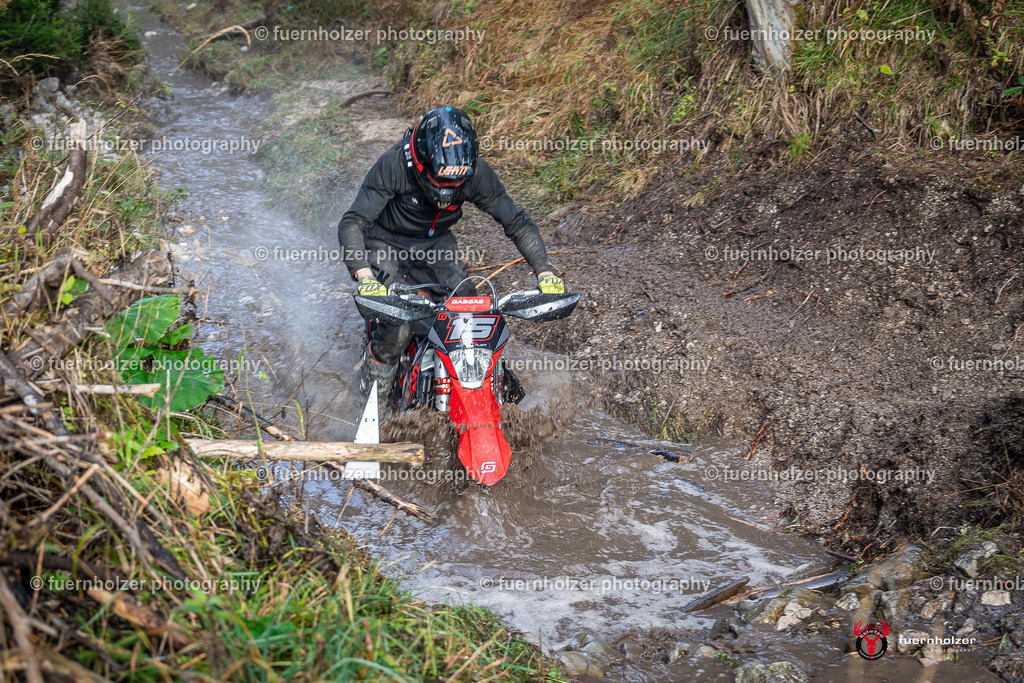 fuernholzer_241026-C1-75 | Fotografische Impressionen von der Red Stag Enduro Extreme by fuernholzer-photography.com. Endurosport in Österreich fotografisch festgehalten von fuernholzer. Auftragsfotografie für Private, Gewerbefotos und Industriefotografie. Eventfotografie, Sportfotografie und Motorsportfotografie. Anbieter von Fotoworkshops, Fototraining, fotografischen Vorträgen und Fotoseminaren.