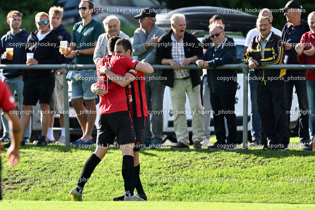 ATUS Nötsch vs. FC Dölsach  | Jubel ATUS Nötsch Mannschaft, #21 Nicolas Janschitz ATUS Nötsch, #9 Raphael Nageler ATUS Nötsch, ATUS Nötsch vs. FC Dölsach , ATUS Nötsch vs. FC Dölsach  am 03.08.2025 in Nötsch (Sportplatz Nötsch), Austria, (Photo by Bernd Stefan)