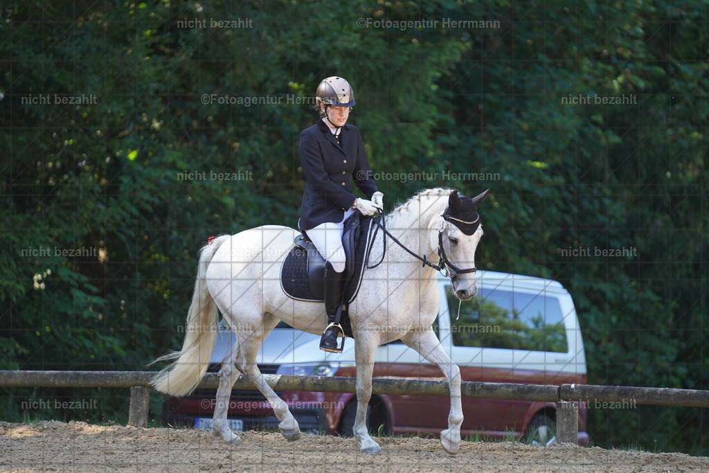 20240706-FAH04566 | Grafing Turnierfotos, Reitverein Ebersberg, Turnierfotografen Bayern, reitsportbilder, Pferdefotograf, reitsportfotograf, Sportbilder, Reitsportfotografie, Fotoagentur Herrmann, Turnierfotograf