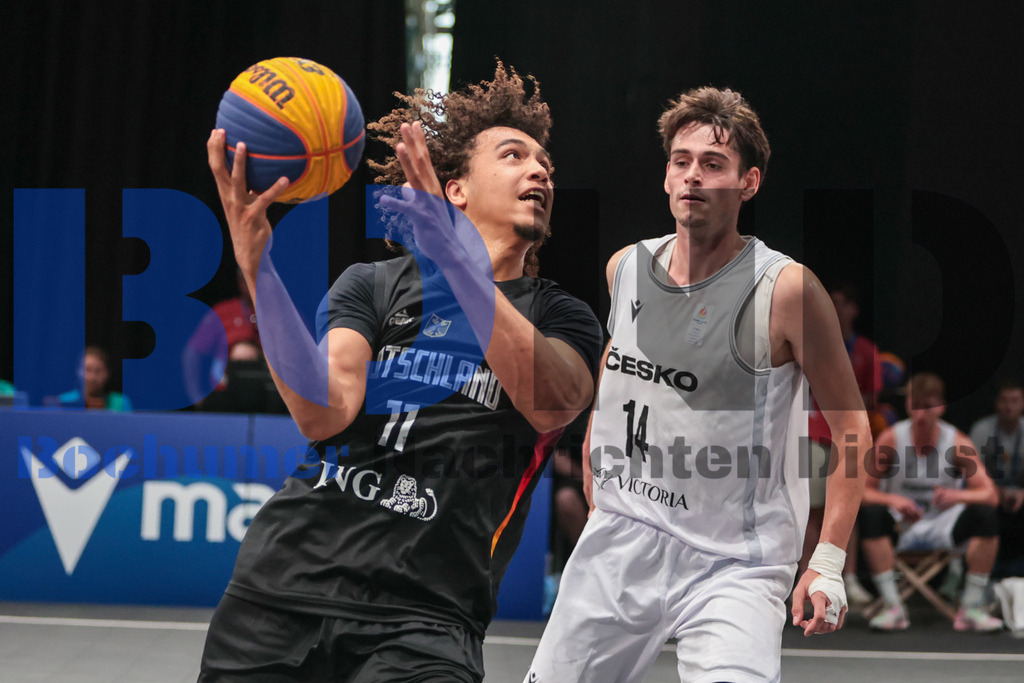 SES_RRG3x320250720-107 | bond - Realisiert mit Pictrs.com