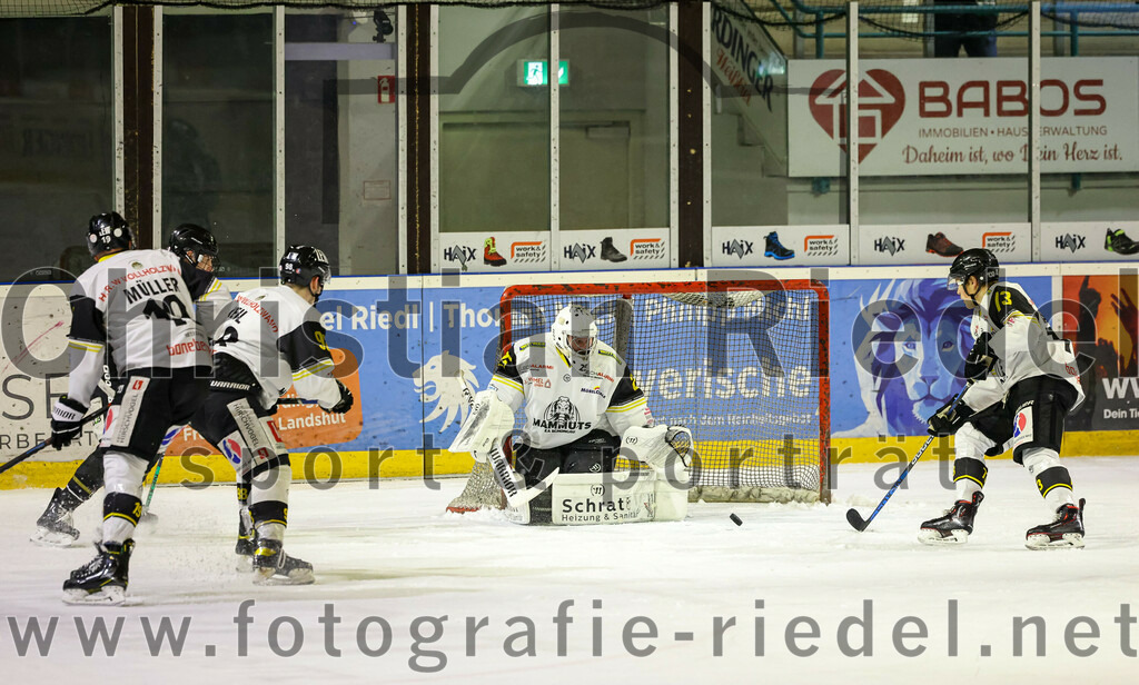 2022-12-23_076_TSV_Erding_gegen_EA_Schongau | Erding, Deutschland, 23.12.2022:
Eishockey, Bayernliga 2022 / 2023, 22. Spieltag, TSV Erding gegen EA Schongau, Endergebnis: 

Foto: Christian Riedel / fotografie-riedel.net