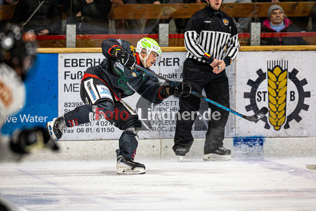 Peißenberg MINERS gegen ESV Burgau 2000 | Eishockey Bayernliga 2025/26 Vorrunde 21. Spieltag, Peißenberg MINERS gegen ESV Burgau 2000, 20251226,Manuel SINGER (MINERS 71) in Aktion,2025-12-26 in Peißenberg (flatbuy Arena Peißenberg), Manuel SINGER (MINERS 71)Copyright: WolfgangxLindner www.foto-lindner.de