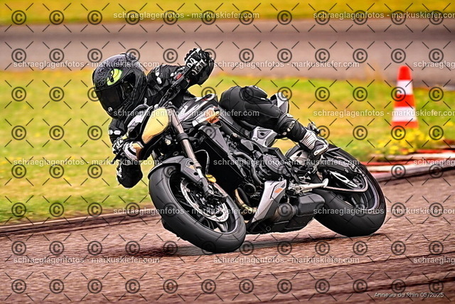 25bt02-0086 | markuskiefer.com - Realisiert mit Pictrs.com