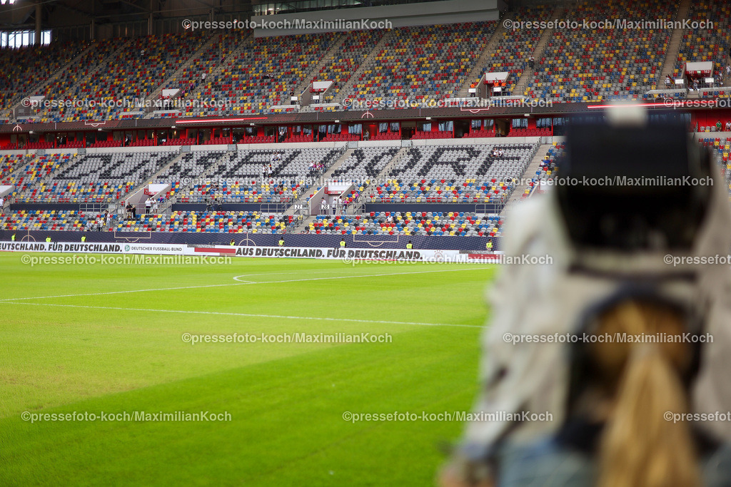 DFB07092402156 | 07.09.2024, Düsseldorf, UEFA Nations League, Deutschland – Ungarn, Merkur Spielarena, Division A, 2024/2025, Gruppe 3: Innenansicht Arena Stadion Schriftzug Düsseldorf Spielstätte Tribüne Tribünen SitzplätzeDFB regulations prohibit any use of photographs as image sequences and or quasi-video.