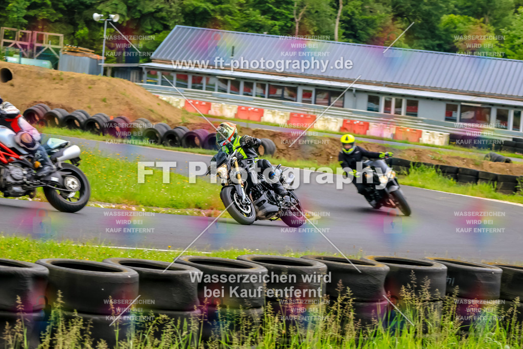 VBK-7422 | Hier findet Ihr Bilder von Touristenfahrten auf der Nürburgring Nordschleife oder von anderen Veranstaltungen die ich besucht habe. Viel Spass beim Durch Schauen 