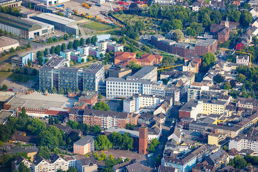 Luftbild Oberhausen-5370 | Luftbildfotografie Büro- und Geschäftshaus- Ensemble am Eugen-Zur-Nieden-Ring - Steinbrinkstraße - Bahnhofstraße mit dem Reinhold-Krohn-Park in Oberhausen - Realisiert mit Pictrs.com