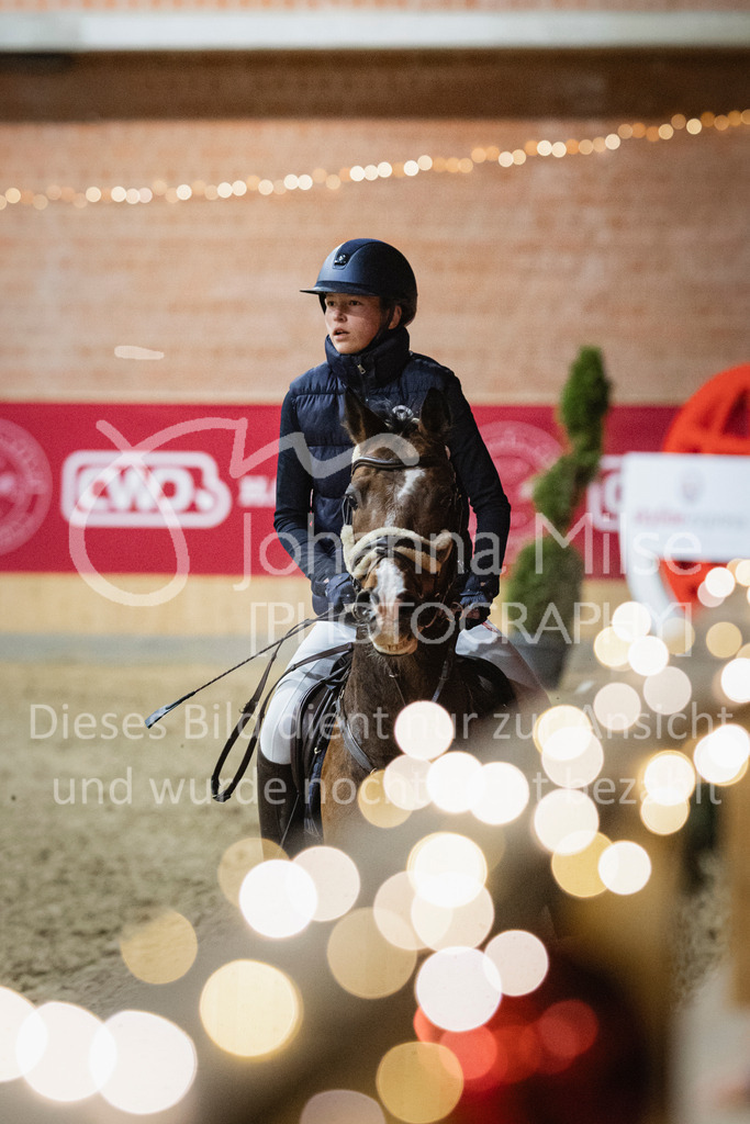 231118_PonyTrophy-260 | Deine schönsten Turniermomente als professionelle Fotos! Entdecke hochwertige Pferdesport-Fotografie im Online-Shop. Jetzt Fotos finden & bestellen!