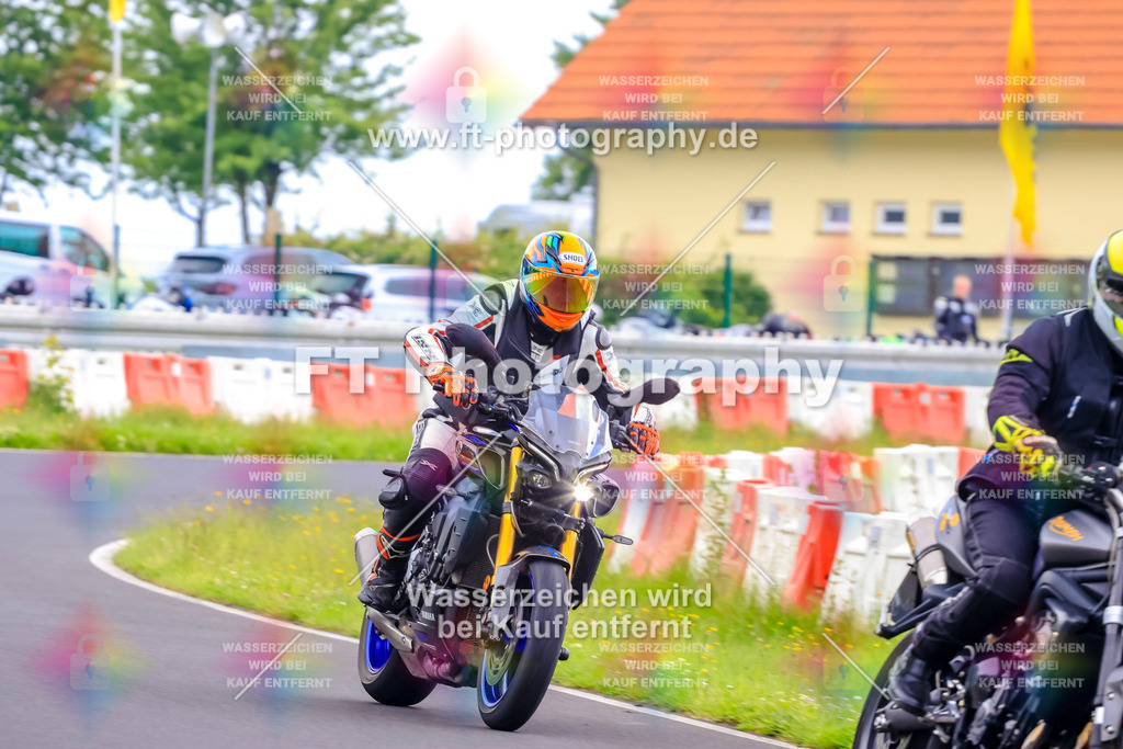 VBK-7737 | Hier findet Ihr Bilder von Touristenfahrten auf der Nürburgring Nordschleife oder von anderen Veranstaltungen die ich besucht habe. Viel Spass beim Durch Schauen 