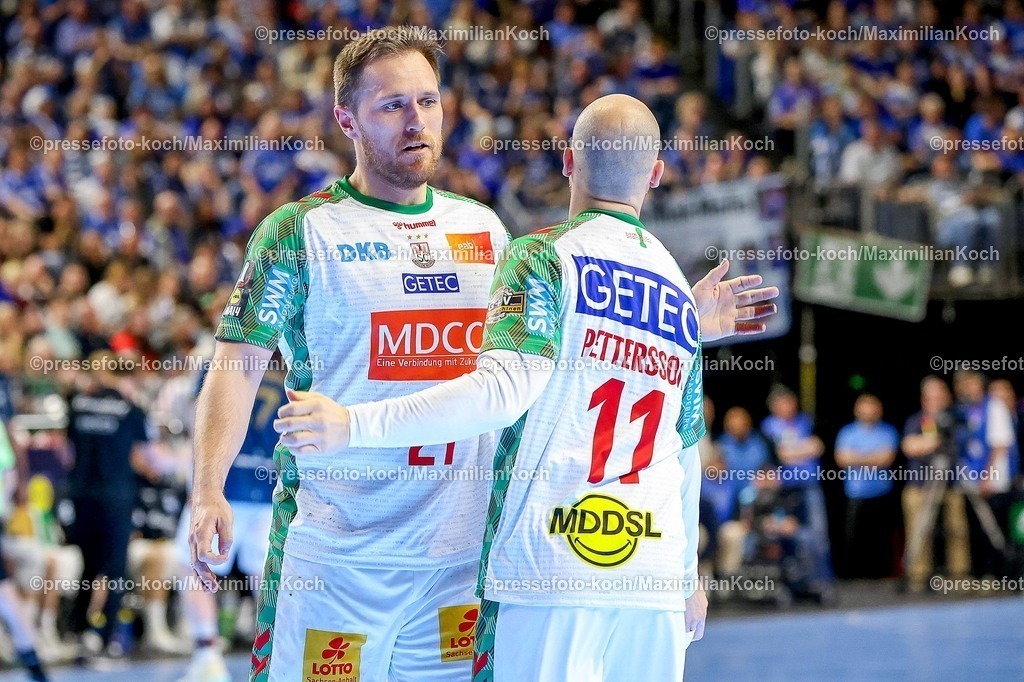 xSSCx18042602056 | 18.04.2026, xsscx, Handball, DHB-Pokal Lidl Final4, Halbfinale, Bergischer HC - SC Magdeburg, Saison 2025 / 2026 Herren, Lanxess Arena, Köln: Albin Lagergren (SC Magdeburg #21) und Daniel Pettersson (SC Magdeburg #11) freuen sich nach einem Tor Photo: xSandraxScherningxPressefotoKochx