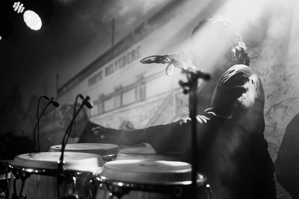 Tango meets Cuba | Tango meets Cuba mit den Klazz Brothers & Cuba Percussion im Forte Belvedere Leisnig zum Festival Hallo Leisnig 2022. - Realisiert mit Pictrs.com