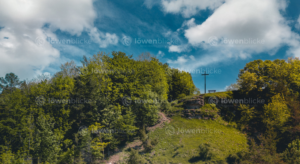 Kreuz auf dem Galgenberg bei Lauterstein | löwenblicke | shop