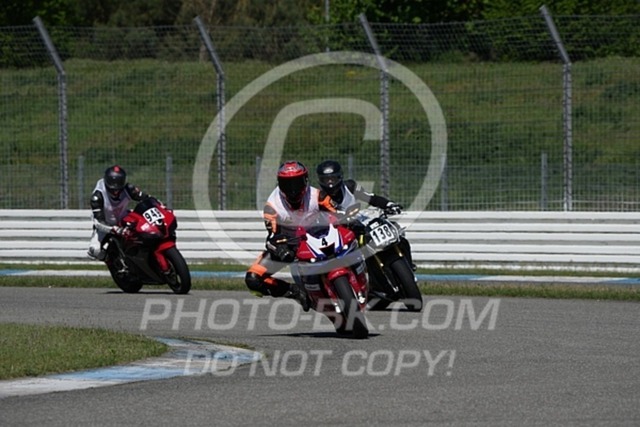 2025_04_28_PBK_13404 | Sportfotografie; SlowMotion; Video; Rennstrecke; Hafeneger; Speer; Racing; RSE; BMW; CBO; Trackday; Motorsportarena; Hockenheimring; Brno; Most; Barcelona; Valencia