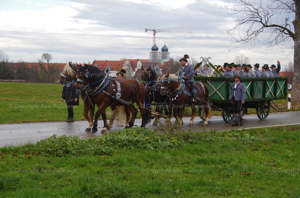 IMGP9817 | fotografiert von Axel PollmannLeonhardi Wallfahrt Benediktbeuern und Murnau, Fronleichnam, Fasching, Landschaft im Loisachtal und Benediktbeuern  - Realisiert mit Pictrs.com