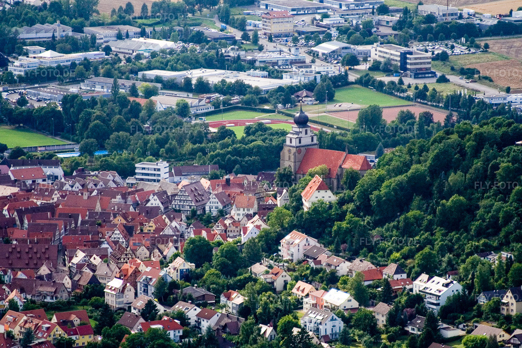 Luftbild: Stiftskirche im Altstadt- Zentrum der Innenstadt in Herrenberg im Bundesland Baden-Württemberg in Deutschland. Foto: IMG_12210.jpg vom 02.08.2008 durch Werner Riehm/FLY-FOTO.de