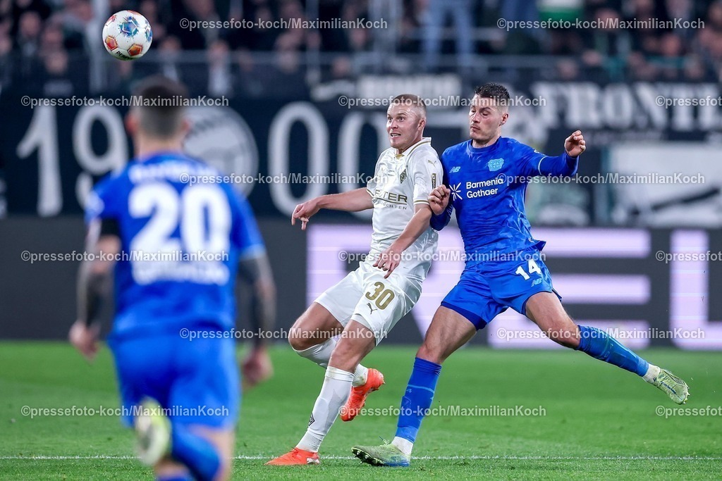 BMG07022601052 | 07.02.2026, Fußball, Borussia Mönchengladbach - Bayer 04 Leverkusen, 1. Fußball Bundesliga, 21.Spieltag, Borussia-Park, Saison 2025 2026: Nico Elvedi&nbsp;(Borussia Mönchengladbach #30) im Zweikampf gegen  Patrik Schick&nbsp;(Bayer04 Leverkusen #14)  DFB regulations prohibit any use of photographs as image sequences and or quasi-video.