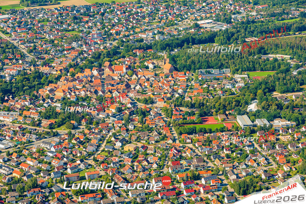 Luftaufnahme von Hilpoltstein - Die Luftaufnahme wurde 2025 vom UL-Flugzeug heraus erstellt ( keine Drohne ) - Hochauflösende Luftaufnahme - für professionelle Ausdrucke geeignet. Die Geschenkidee !Mit Lizenz und Bildrechte bestellbar