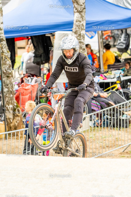 BayBMX2026-05419 | Fotogalerie von Thomas Dettweiler mit Eventbildern und lizenzfreien Fotos. Perfekt als Wandbild, für Büro, Website oder private Nutzung. - Realisiert mit Pictrs.com