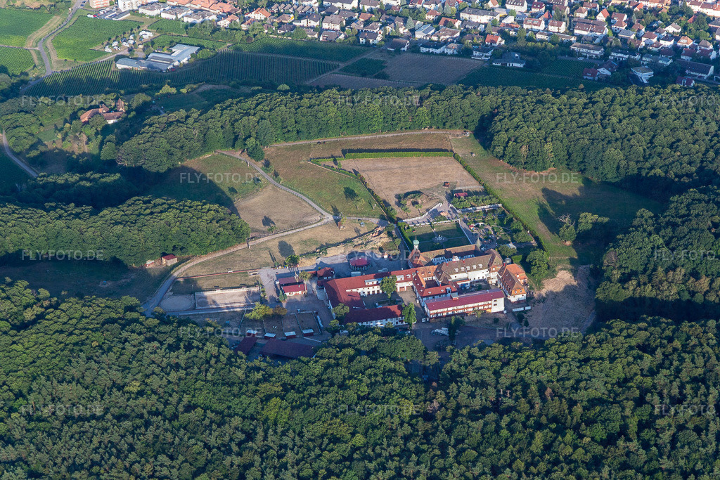 Kloster Liebfrauenberg, Stall Fried | Luftbild: Kloster Liebfrauenberg, Stall Fried in Bad Bergzabern im Bundesland Rheinland-Pfalz in Deutschland. Foto: IMG_120989-2.jpg vom 23.07.2020 durch ©2025 Werner Riehm fly-foto.de/copyright - Realisiert mit Pictrs.com