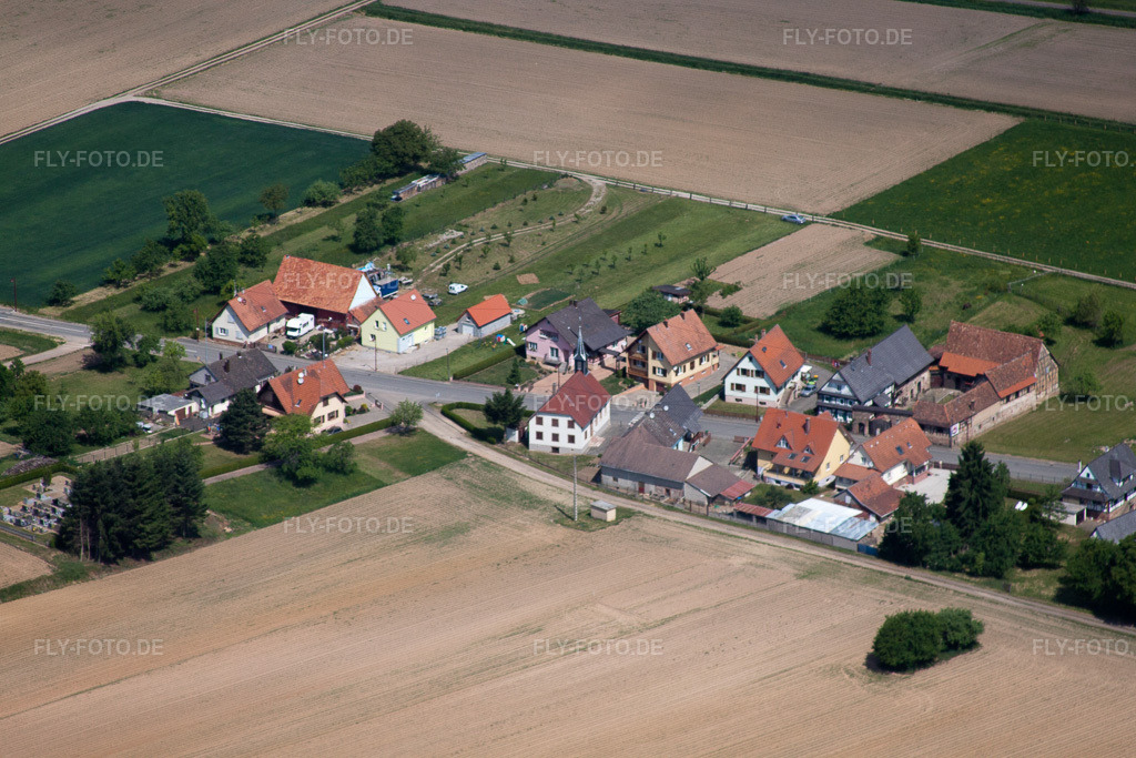 Luftbild: Rue des Champs in Schleithal im Bundesland Bas-Rhin in Frankreich. – Foto: IMG_40974(40953).jpg vom 08.05.2011 durch Werner Riehm/FLY-FOTO.de – Auflösung des Originals: 4752 x 3168 px