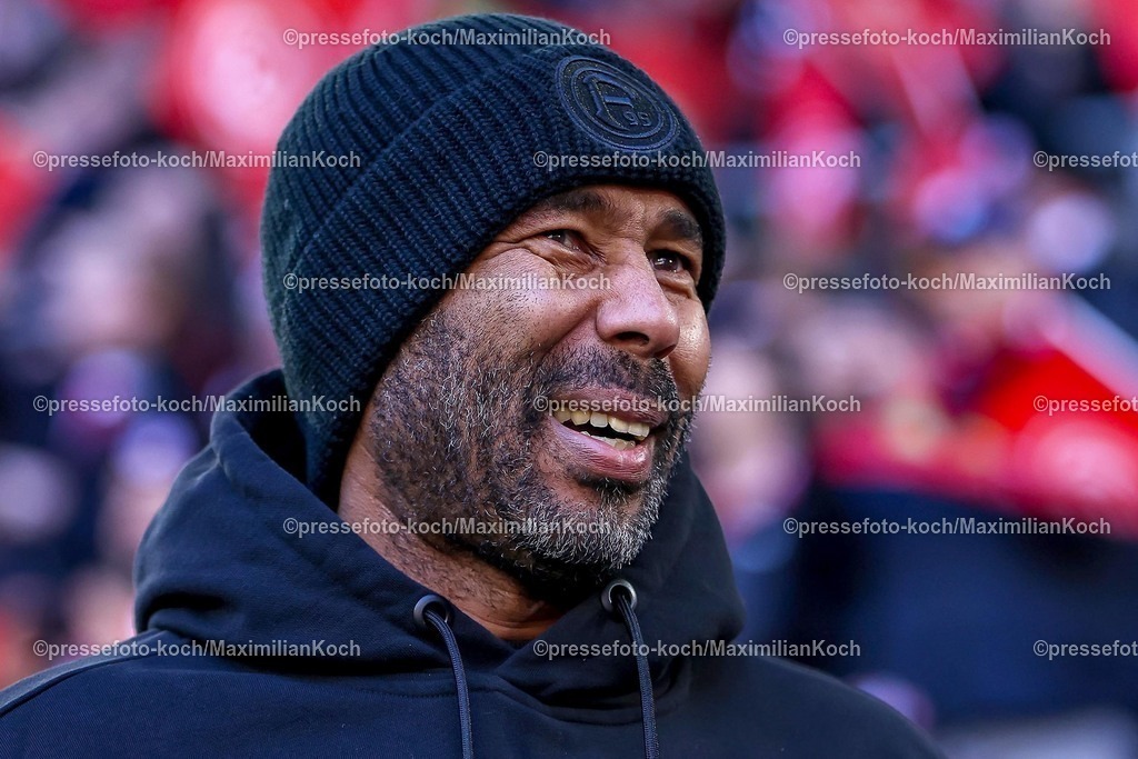 Due01022502127 | 01.02.2025, Fußball, Fortuna Düsseldorf - SSV Ulm 1846, 2.. Fußball Bundesliga, 20. Spieltag, Merkur Spiel-Arena, Saison 2024 2025: Cheftrainer Daniel Thioune (Trainer Fortuna Düsseldorf)DFB regulations prohibit any use of photographs as image sequences and or quasi-video.