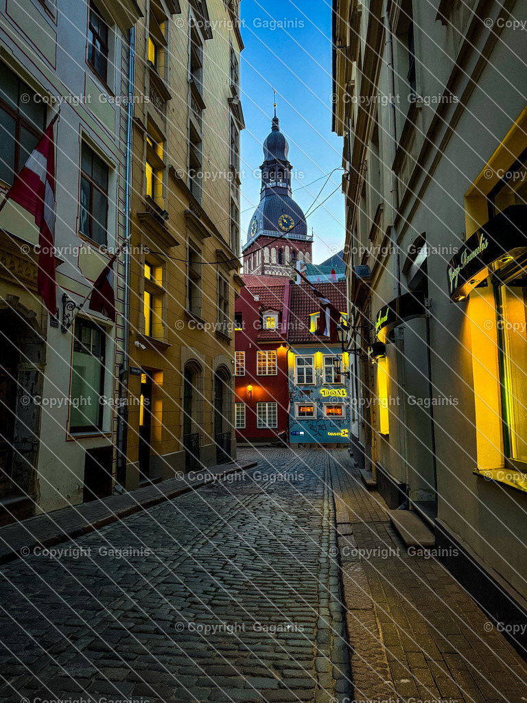 Dom | Entdecken Sie originelle Wandkunst auf Leinwand und Acrylglas sowie eine Vielzahl von Fotogeschenken und stockvideos in unserem Online-Shop. Dekorieren Sie Ihr Zuhause mit einzigartigen Kunstwerken und persönlichen Erinnerungen. Perfekt auch als Geschenk.