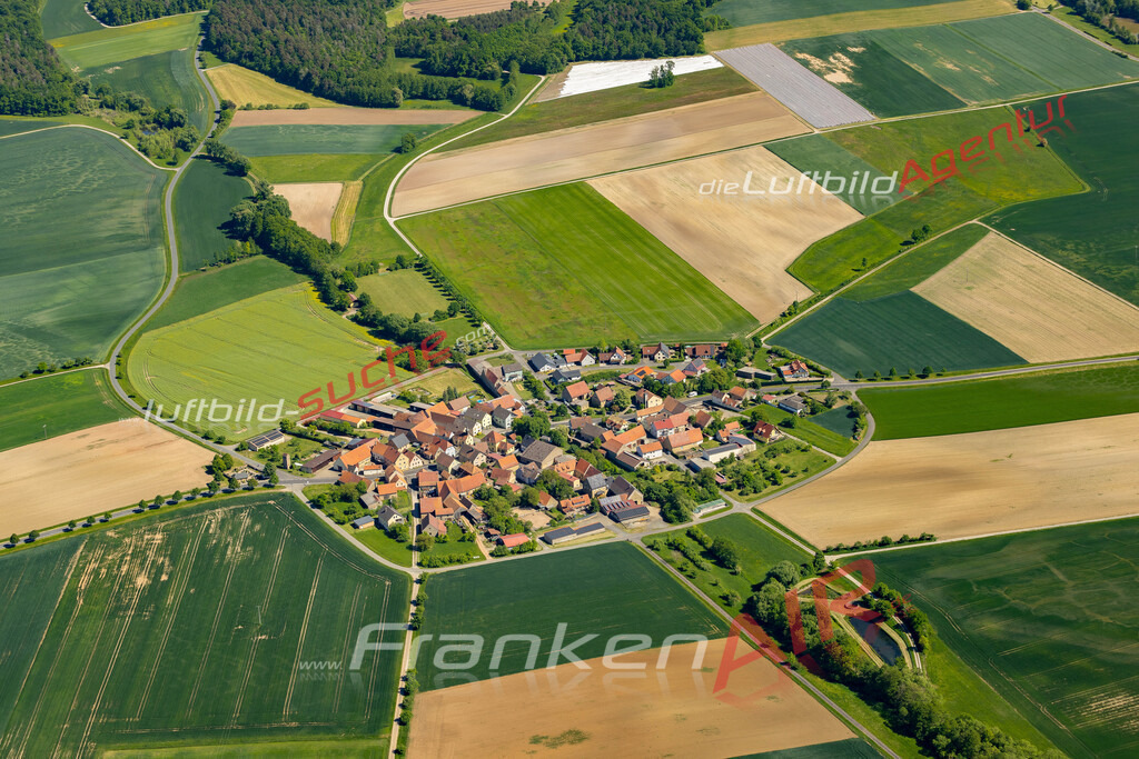 siegendorf-oberschwarzach-bild-von-oben-1664-jahr-2025 | Geschenkidee Siegendorf bei Oberschwarzach -Die Luftbildaufnahme wurde 2025 vom UL-Flugzeug heraus erstellt ( keine Drohne ) - Hochauflösende Luftaufnahme -Nicht vergleichbar mit Google Maps oder Satelittenbilder- Die Geschenkidee !Mit Lizenz und Bildrechte bestellbar