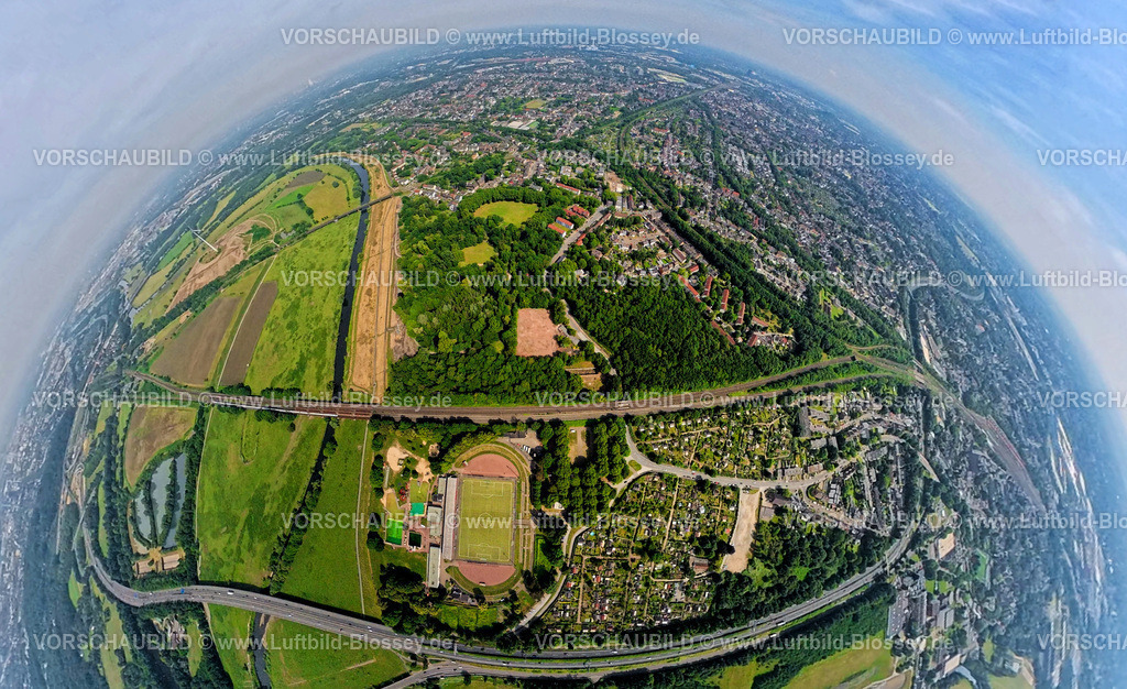 Oberhausen250590304Ruhrpark | Luftbild, Ruhrpark Waldgebiet am Fluss Ruhr und Ruhrtal mit Eisenbahnbrücke, Baustelle Am Ruhrufer und Fährstraße, Erdkugel, Fisheye Aufnahme, Fischaugen Aufnahme, 360 Grad Aufnahme, tiny world, little planet, fisheye Bild, Alstaden, Oberhausen, Ruhrgebiet, Nordrhein-Westfalen, Deutschland