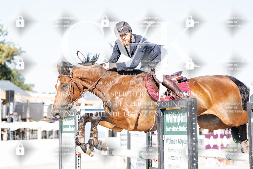 CK904604 | Turnierfotografie Pferdefotografie Trier Rheinland-Pfalz Pferdesport Reitsport Tierfotografie Sportfotografie Pferdevideo Pferdevideografie Equestrianvideography equestrianphotography  - Realisiert mit Pictrs.com