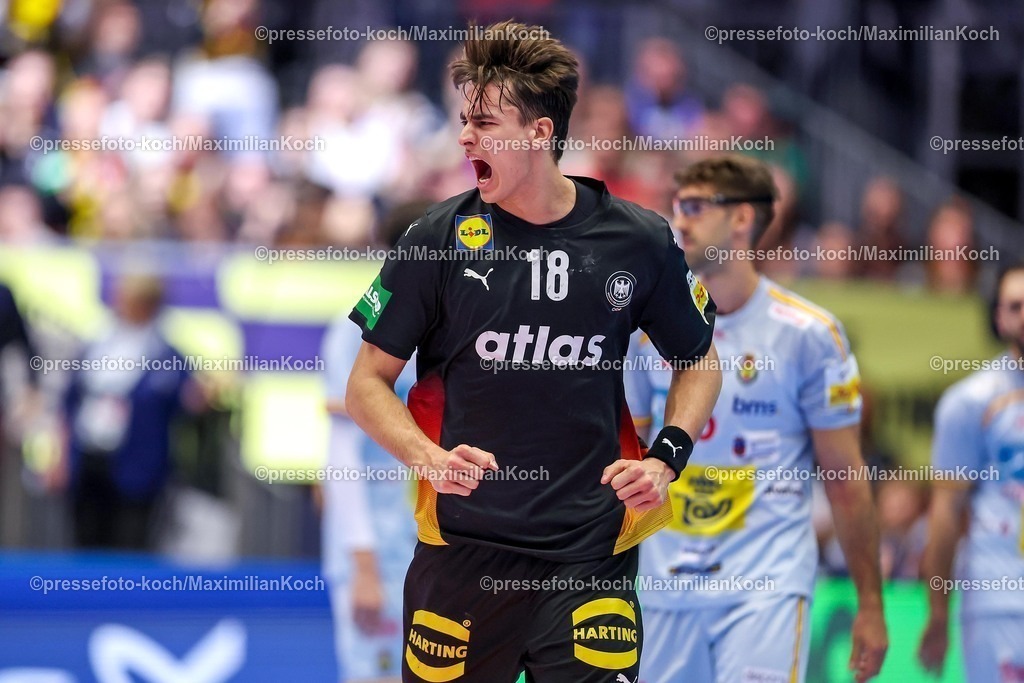 EHF19012602029 | 19.01.2026, Handball, Men's EHF EURO 2026, Deutschland - Spanien, Jyske Bank Boxen in Herning, Dänemark, Preliminary Round:  Julian Köster (Germany #18) jubelnd