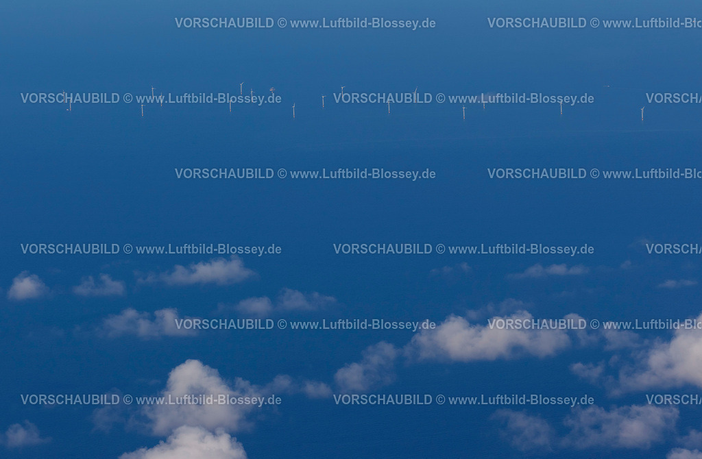 Zingst12082894OffShoreWindkraft | Windpark EnBW Baltic 1, Offshore-Windpark in der Ostsee vor der Küste Mecklenburg-Vorpommerns, nördlich der Halbinsel Fischland-Darß-Zingst, Windkraftwerk, Windenergie , Cumuluswolken, Darßer Ort, Ostsee, Mecklenburg-Vorpommern, Deutschland, Europa