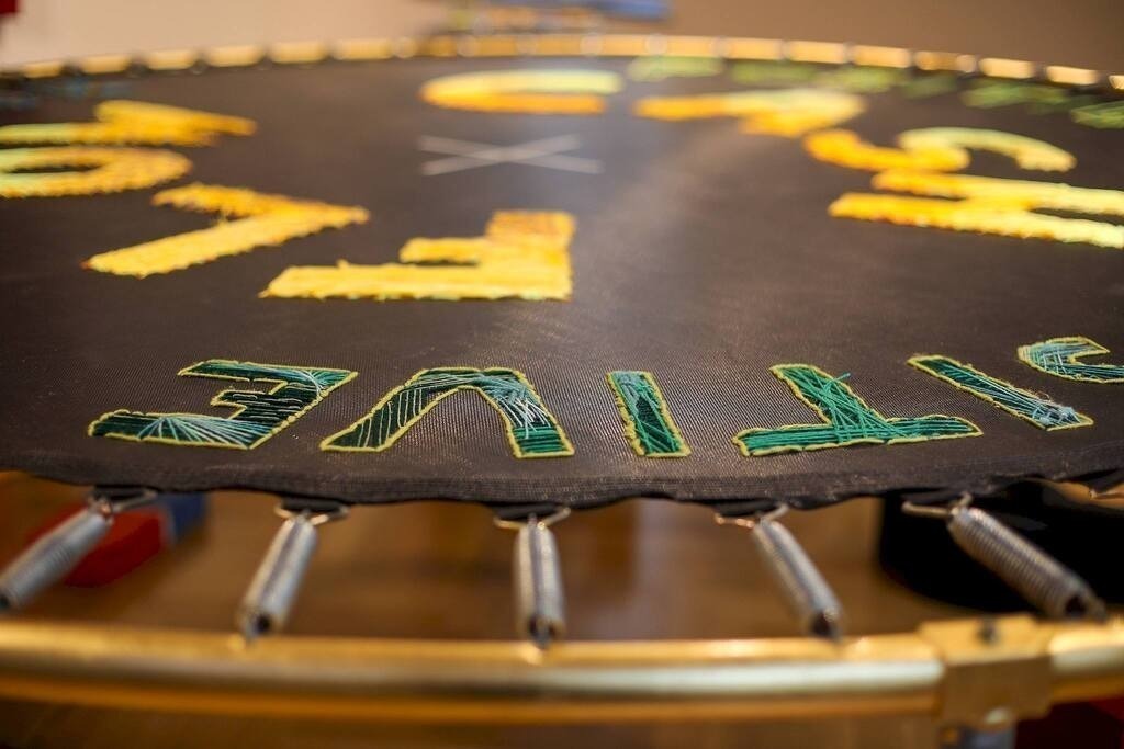 Peschkenhaus_HülleHütteHaut_131124_011 | Bildergalerie von Sport-Ereignissen aber auch von weiteren spannenden Dingen - nicht nur vom Niederrhein. In Anlehnung an den bekannten Spruch von Hanns Dieter Hüsch heißt das Motto: "Niederrhein ist überall".  - Realisiert mit Pictrs.com