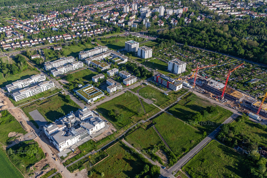 Luftbild: Technologiepark im Ortsteil Rintheim in Karlsruhe im Bundesland Baden-Württemberg in Deutschland. Foto: IMG_126843.jpg vom 28.05.2021 durch Werner Riehm/FLY-FOTO.de