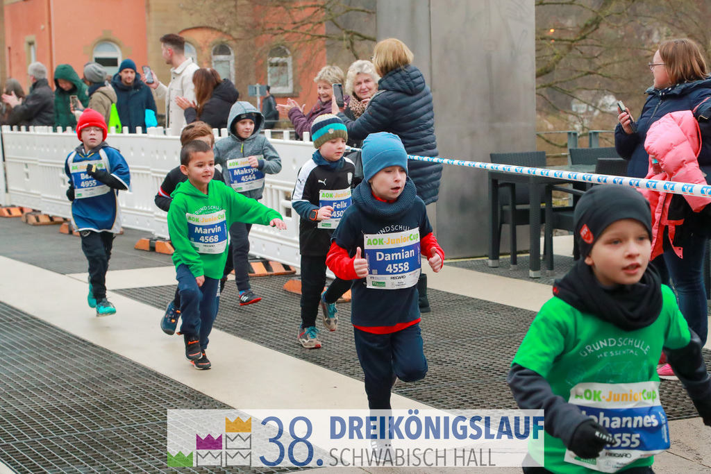 400m AOK Junior Cup | 3 Koenigslauf 2024 400m AOK Junior Cup - Realisiert mit Pictrs.com