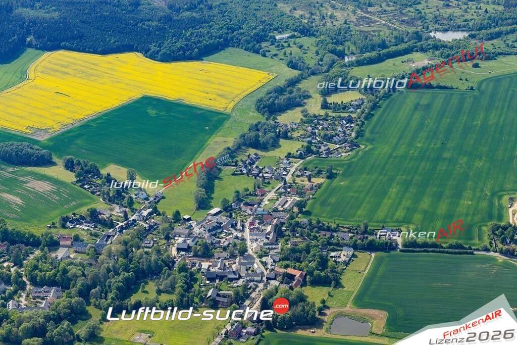 Die Luftaufnahme Kauschwitz - Plauen wurde 2022 vom Flugzeug aus (keine Drohne) erstellt. Hohe Auflösung -für große Poster und Wandbilder geeignet - Garantiert!