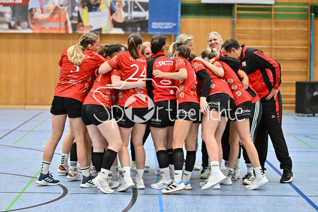 TSV Aichach - TSV Brannenburg | Professionelle Sportfotos aus den Bereichen Fußball, Eishockey, Handball und vieles mehr. Ob Sieg oder Niederlage