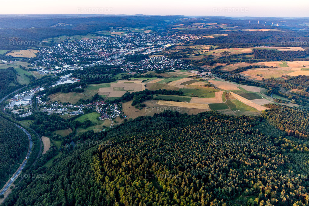 Luftbild: Ortsansicht der Straßen und Häuser der Wohngebiete in Bad König im Bundesland Hessen in Deutschland. Foto: IMG_109418.jpg vom 31.07.2018 durch Werner Riehm/FLY-FOTO.de