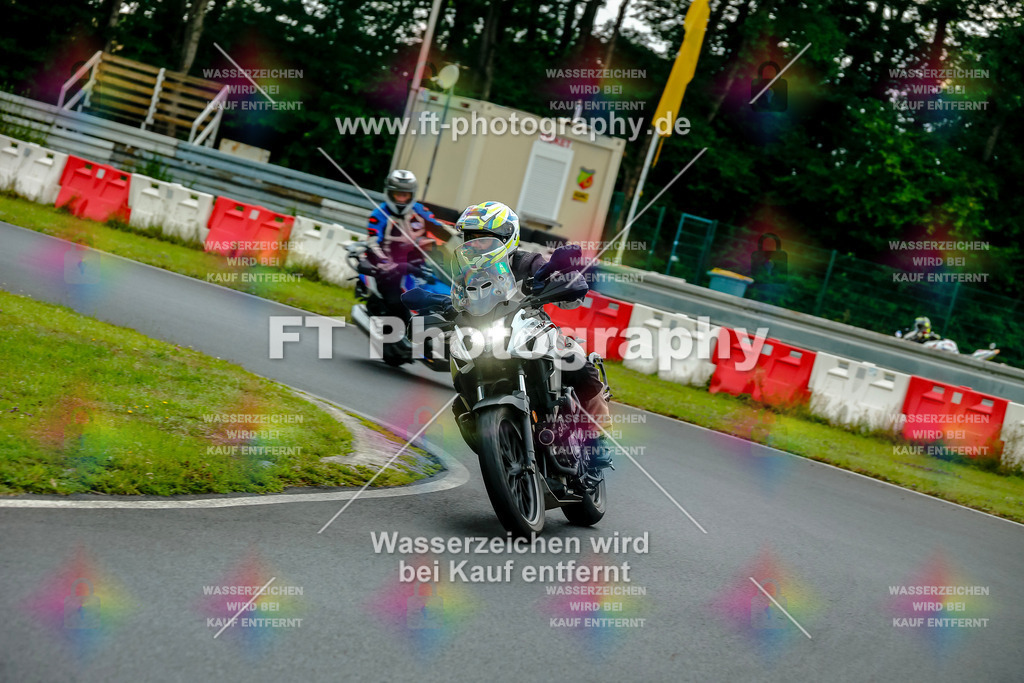 VBK-3733 | Hier findet Ihr Bilder von Touristenfahrten auf der Nürburgring Nordschleife oder von anderen Veranstaltungen die ich besucht habe. Viel Spass beim Durch Schauen 
