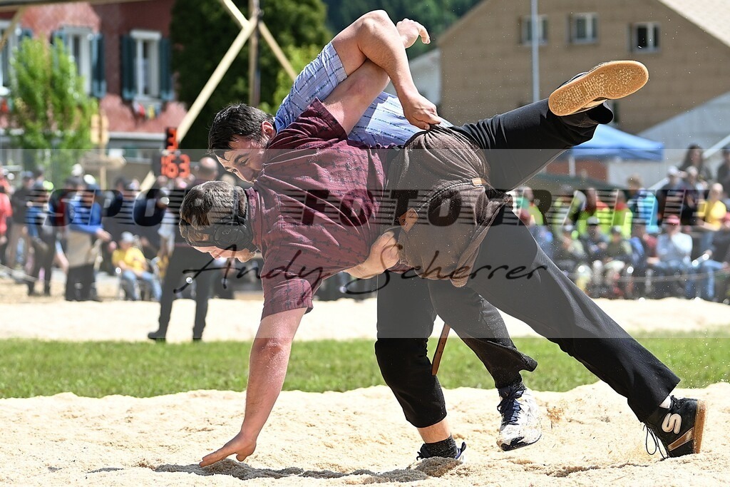 Heinzer Lukas siegt vs Huser ChristianDSC_6811aaaa | Kaufen Sie Sportbilder im Onlineshop von Andy Scherrer Sportfotografie. Faszinierende Bilder von Sportevents aus der ganzen Schweiz. Fussball, Frauenfussball, Unihockey, Handball, Schwingen und weiteren Sportarten. - Realisiert mit Pictrs.com