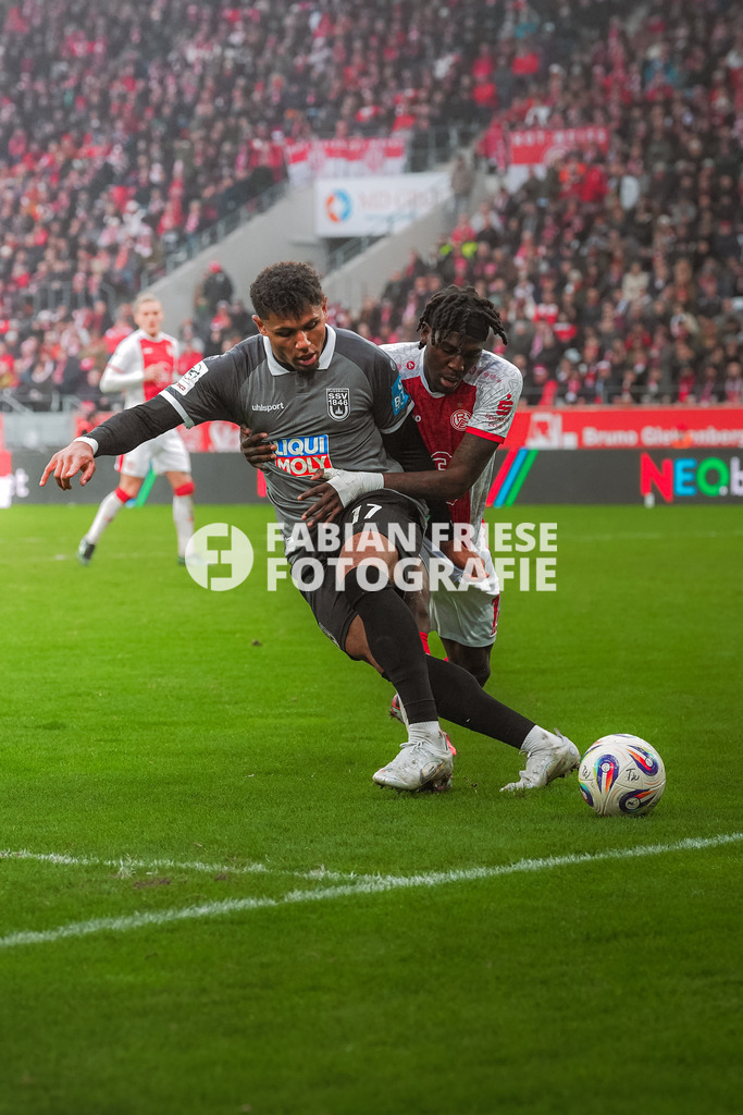 GER Rot-Weiss Essen vs. SSV Ulm, Fussball, 3. Liga, Spieltag 19, Saison 2025/2026, 20.12.2025 | GER Rot-Weiss Essen vs. SSV Ulm, Fussball, 3. Liga, Spieltag 19, Saison 2025/2026, 20.12.2025Foto: Fabian Friese - Realisiert mit Pictrs.com