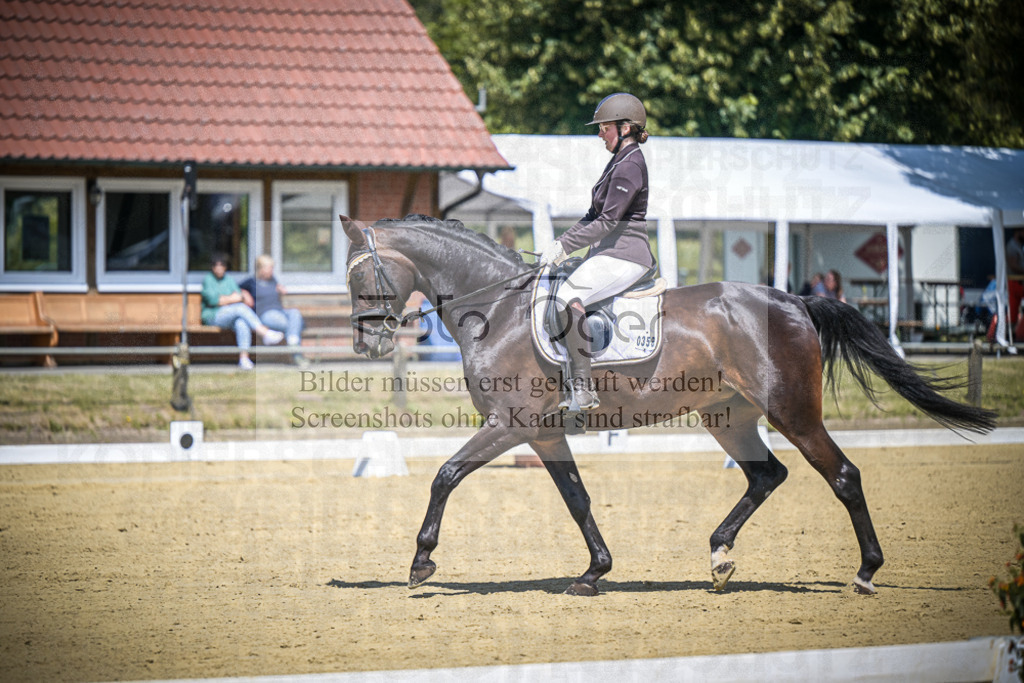 DOS_4181 | Entdecke hochwertige Reitturnierfotos von Foto Oger. Professionell, emotional und authentisch – jetzt Lieblingsmomente im Shop bestellen.Deutschlandweite Turnierfotografie. - Realisiert mit Pictrs.com