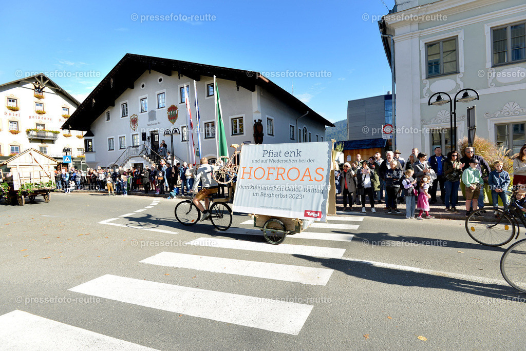 x-news-2022-Okt16-LJ_Erntedank_-RADLER-WTV_4861 | Info aus dem Bezirk Reutte/Ausserfern Tirol sowie eine umfangreiche Bilddatenbank über die gesamte Region: Lechtal, Talkessel Reutte, Tannheimertal, Zwischentoren. Lech, Plansee, Zugspitze, Grenztunnel, B179, Fernpassstraße, Verkehr, Lawinen, Tradition, - Realisiert mit Pictrs.com