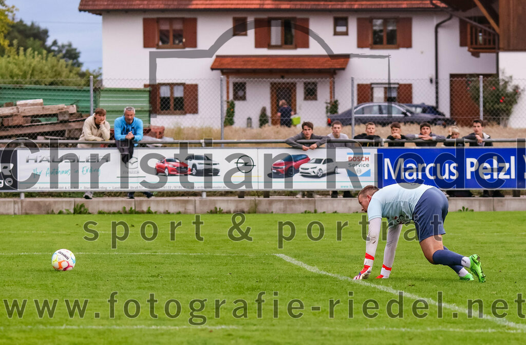 2023-08-04_016_SV_Walpertskirchen_gegen_FC_Finsing | Walpertskirchen, Deutschland, 04.08.2023:
Fußball, Kreisliga 2023 / 2024, 2. Spieltag, SV Walpertskirchen gegen FC Finsing, Endergebnis: 3:3

Torwart Stefan Gröppmaier (SV Walpertskirchen, #1)

Foto: Christian Riedel / fotografie-riedel.net