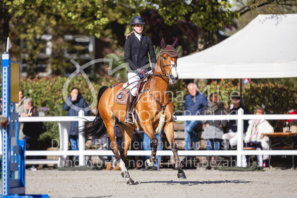 240424_Lemwerder_Stil-L-139 | Deine schönsten Turniermomente als professionelle Fotos! Entdecke hochwertige Pferdesport-Fotografie im Online-Shop. Jetzt Fotos finden & bestellen!